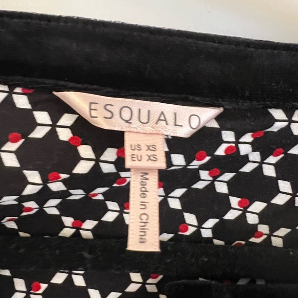 Beautiful top with velvet around the wrist and neck. Dress up or wear casual. - Picture 2 of 3